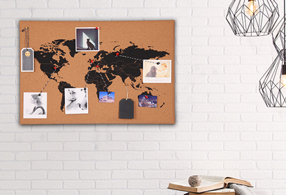 <strong>Frameless World Map Cork Board</strong>