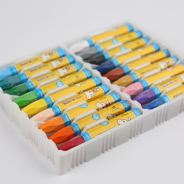 Set of 18 Color Crayons